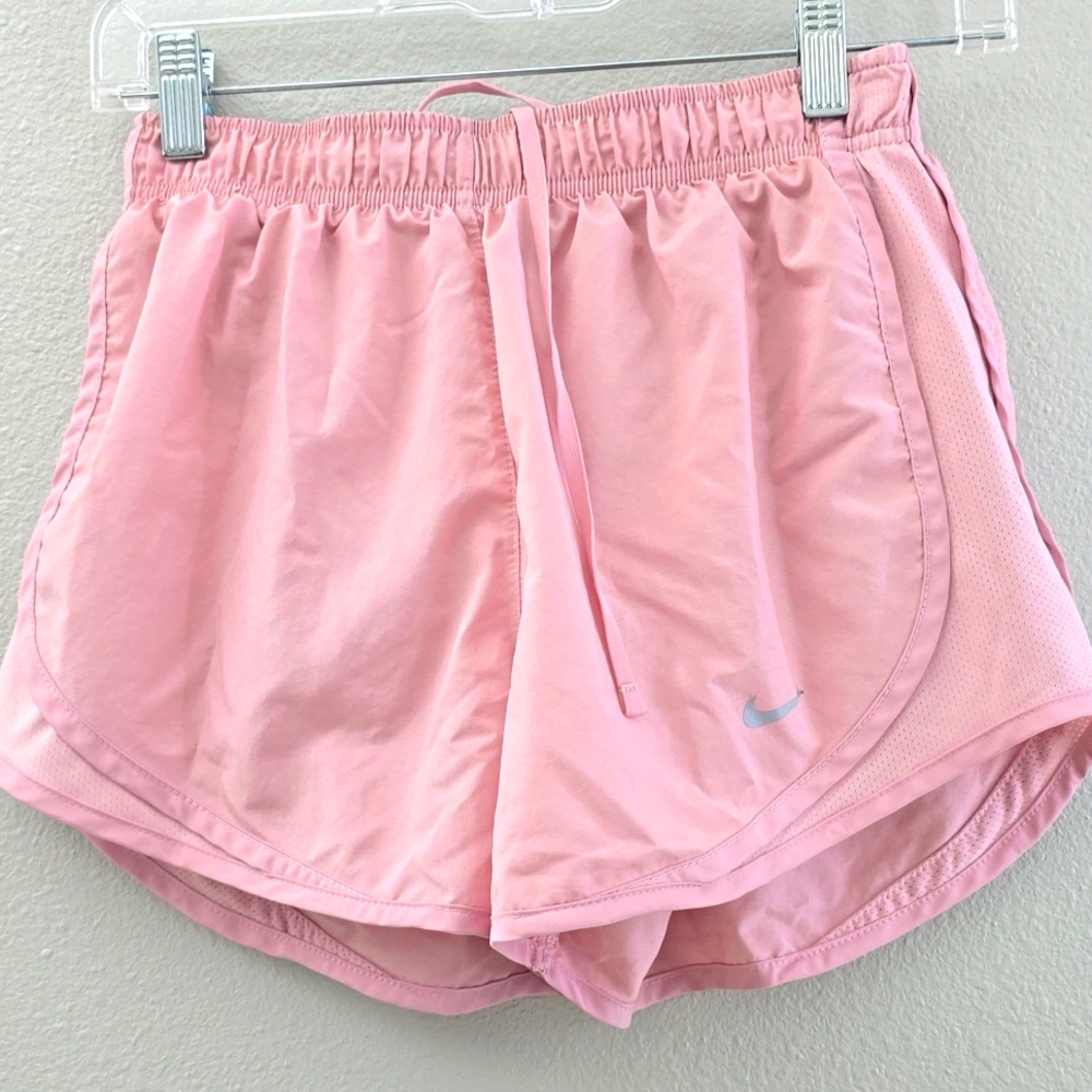 10/4 NIKE TEMPO DRI FIT RUNNING SHORTS